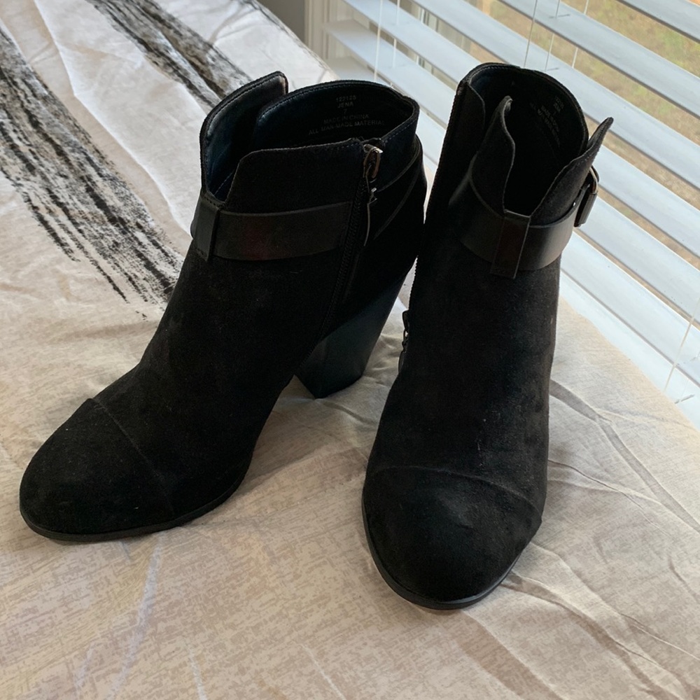 Size 7 heels